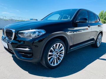 Ein BMW X3 X3 xDrive 30 i Navi 20