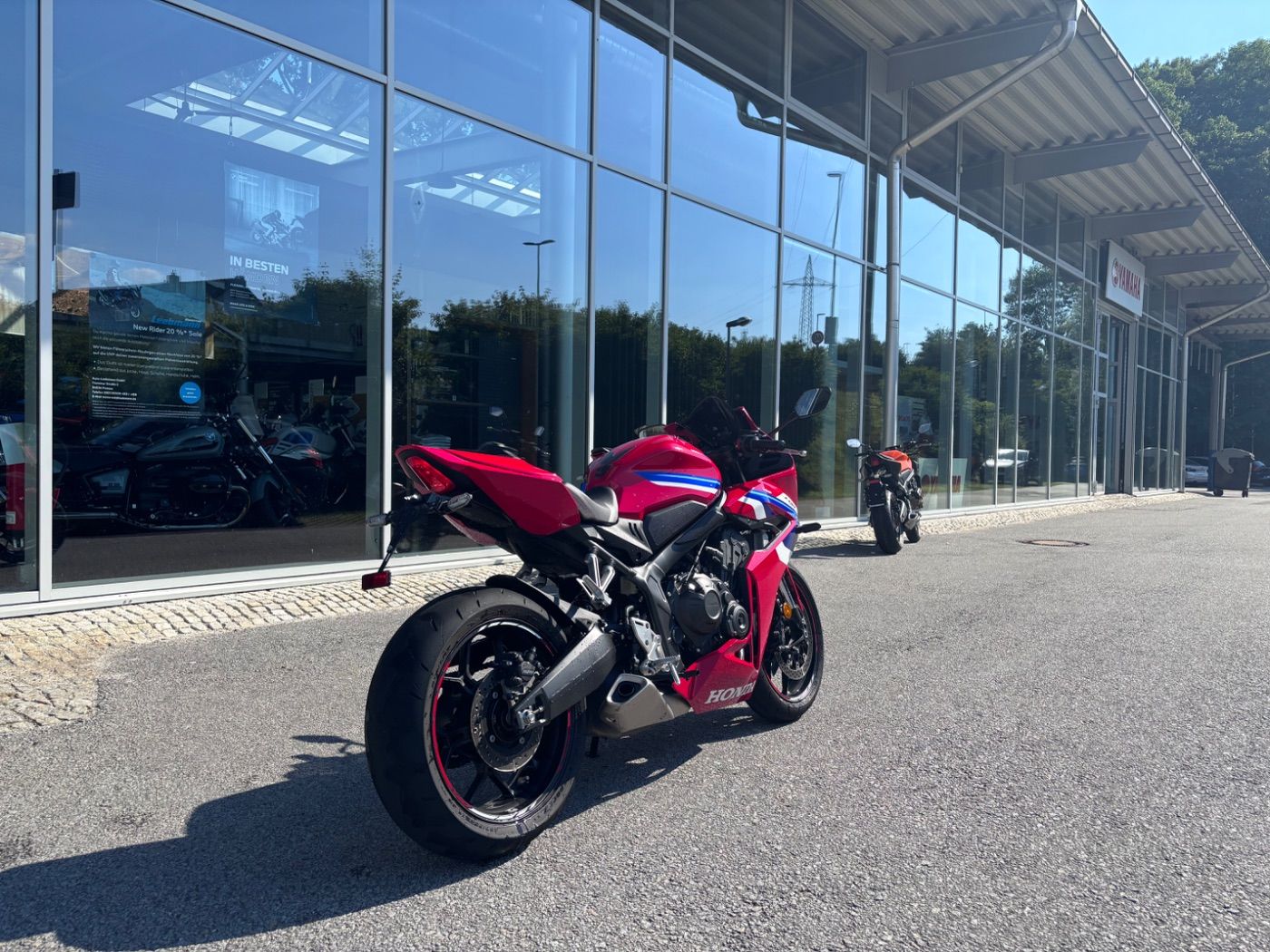 Fahrzeugabbildung Honda CBR 650 R, Sport Paket, Kurzer KZH, Felgenaufkl.