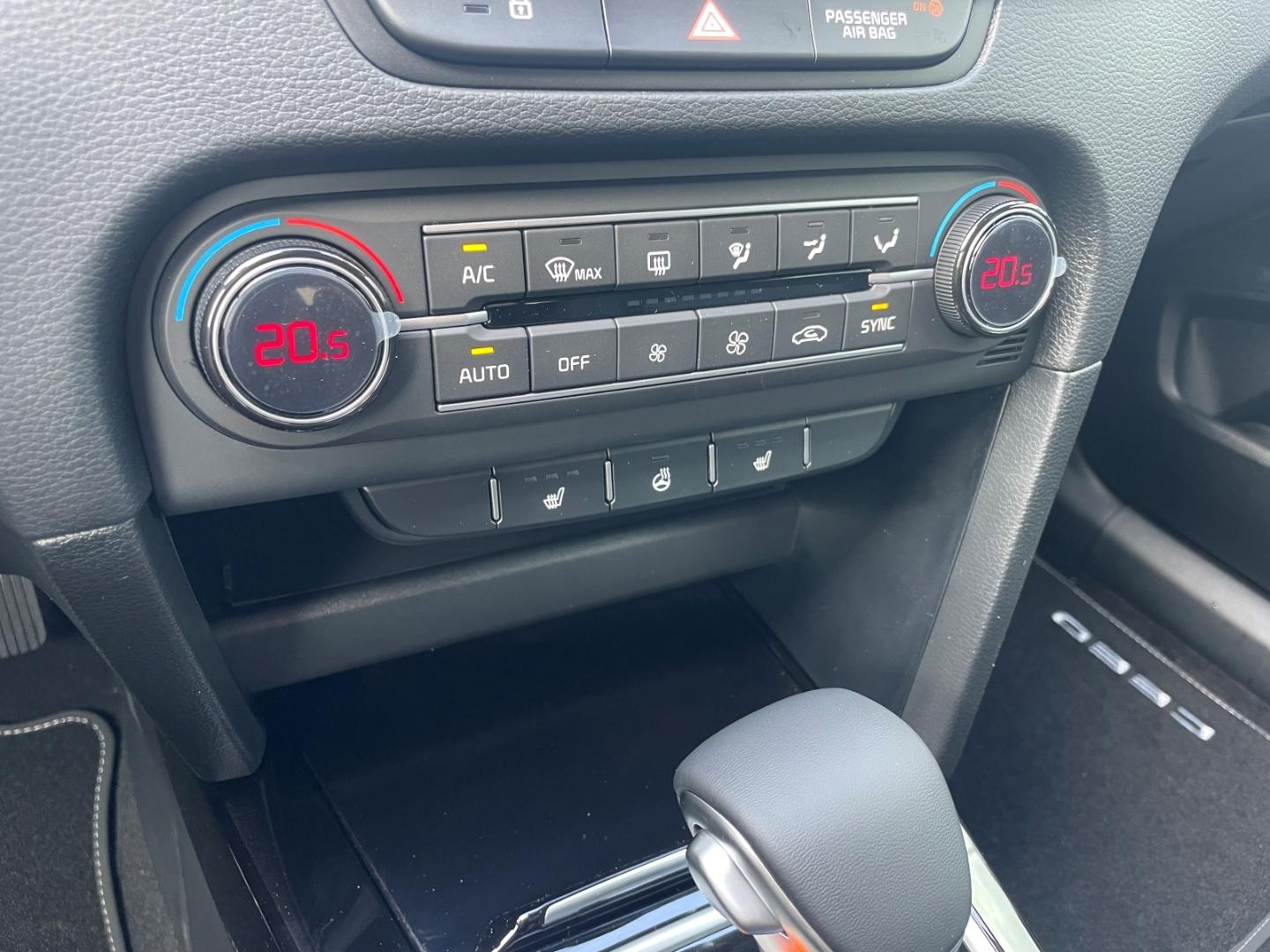 Kia Ceed_sw Ultimate Edition AppleCarPlay P8 P9