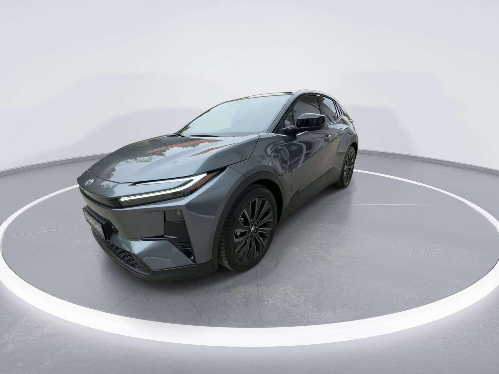 Toyota C-HR + AWD Lounge/Matrix-LED/Pano/360 /Sky   Sou
