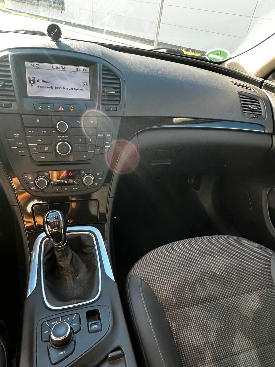Opel Insignia 2011 — photo 7