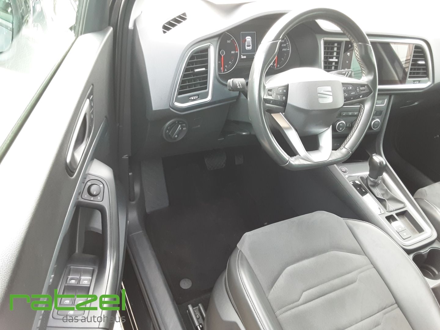 Fahrzeugabbildung SEAT Ateca 2.0 TDI Style AHK-klappbar Navi 360 Kamera
