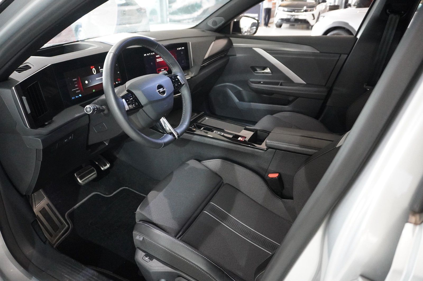 Fahrzeugabbildung Opel Astra L Lim. 1.6 HYBRID GS SPORT NAVI/360°/SPORT