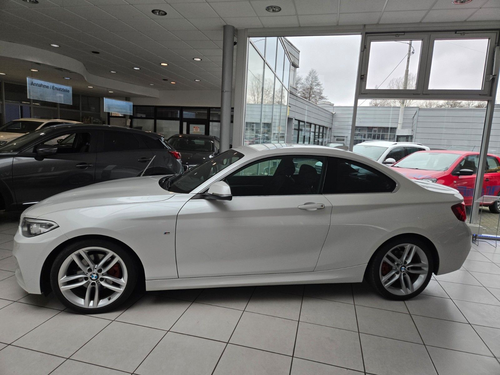 Fahrzeugabbildung BMW 225 2 Coupe d M Sport Paket *SONDERLACK*