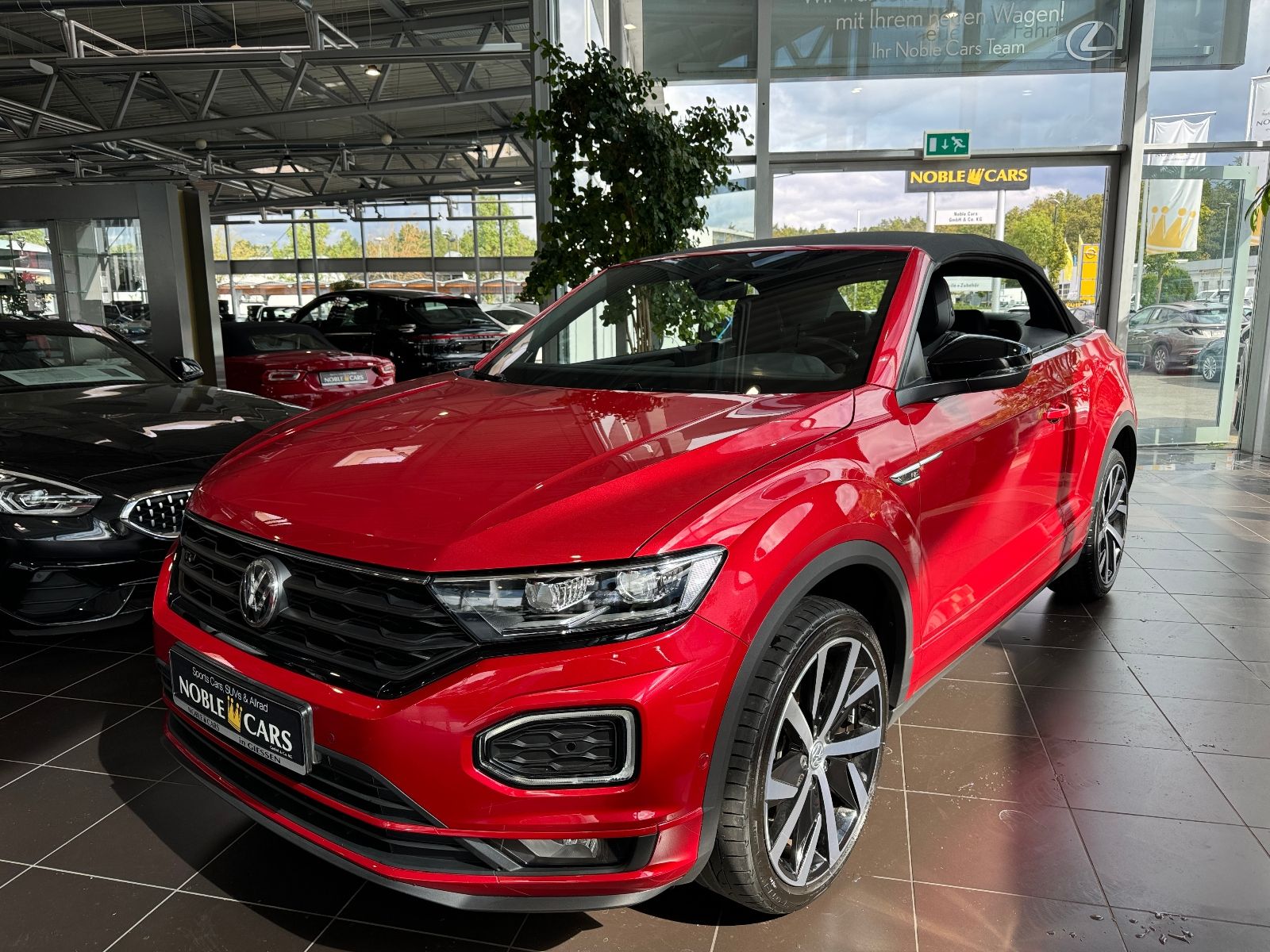 Fahrzeugabbildung Volkswagen T-Roc Cabriolet R-Line AHK BEATS NAV SHZ RFK 19"