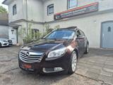 Opel Insignia A Sports Tourer Innovation 4x4*Leder* - Opel Insignia aus 2011: Sports Tourer