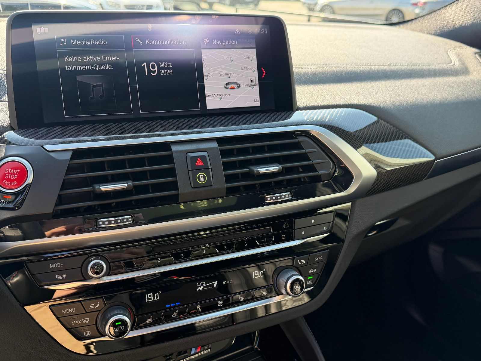 Fahrzeugabbildung BMW X4 M Competition/HUD/HARMAN-KARDON/S-DACH/AMBIEN