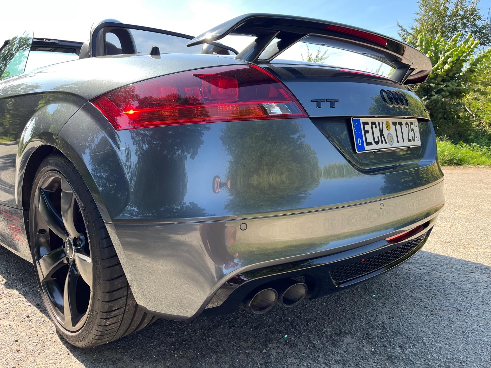 Audi TT Roadster 2.0 TDI S tronic quattro -