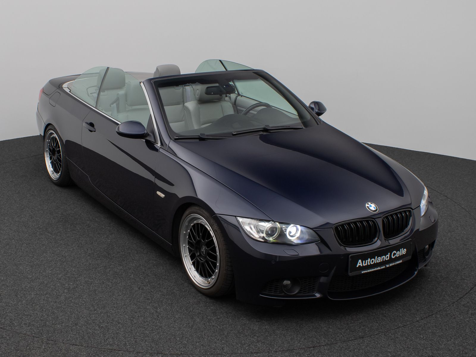 Fahrzeugabbildung BMW 320i Cabrio PDC Navi Sitzhzg Xenon 8fach Sport