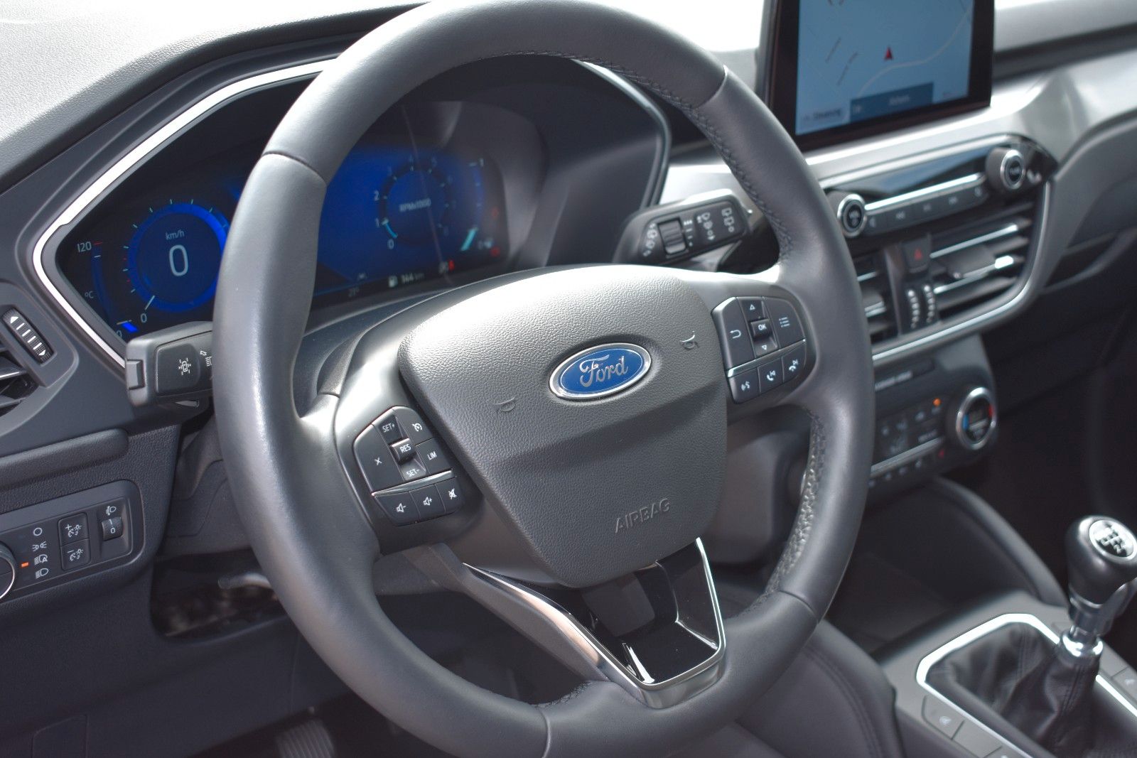 Fahrzeugabbildung Ford Kuga Titanium LED Keyless go Kamera DAB