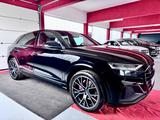 Audi Q8 50 TDI 3x S Line ACC Raute Luft 22Zoll Keyles - schwarze Audi Q8