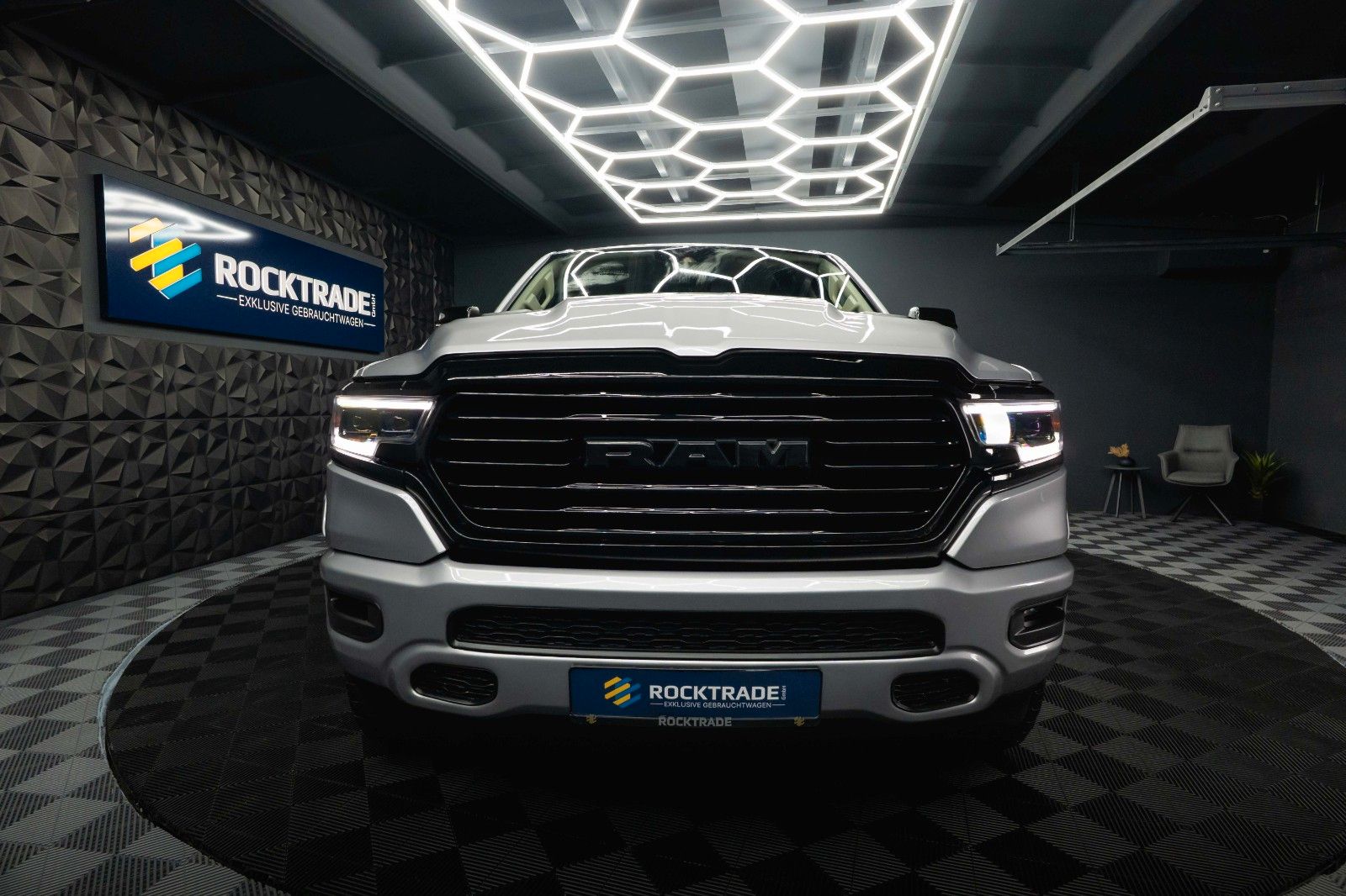 Fahrzeugabbildung Dodge RAM 5.7 V8 HEMI 4x4 LARAMIE LPG Offroad Bodylift