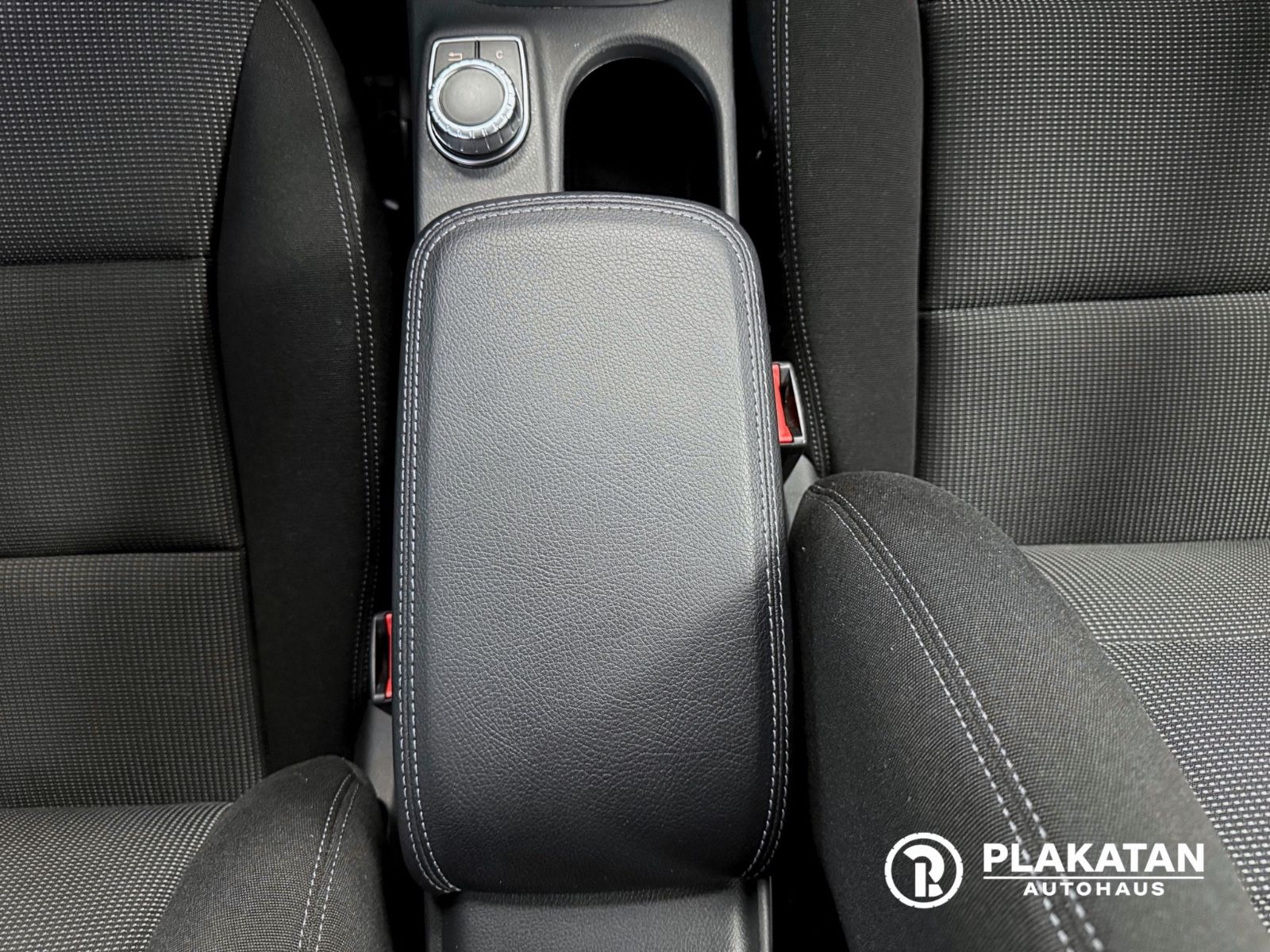 Fahrzeugabbildung Mercedes-Benz B 200 Navi Bi-Xenon Tempomat 1Hand