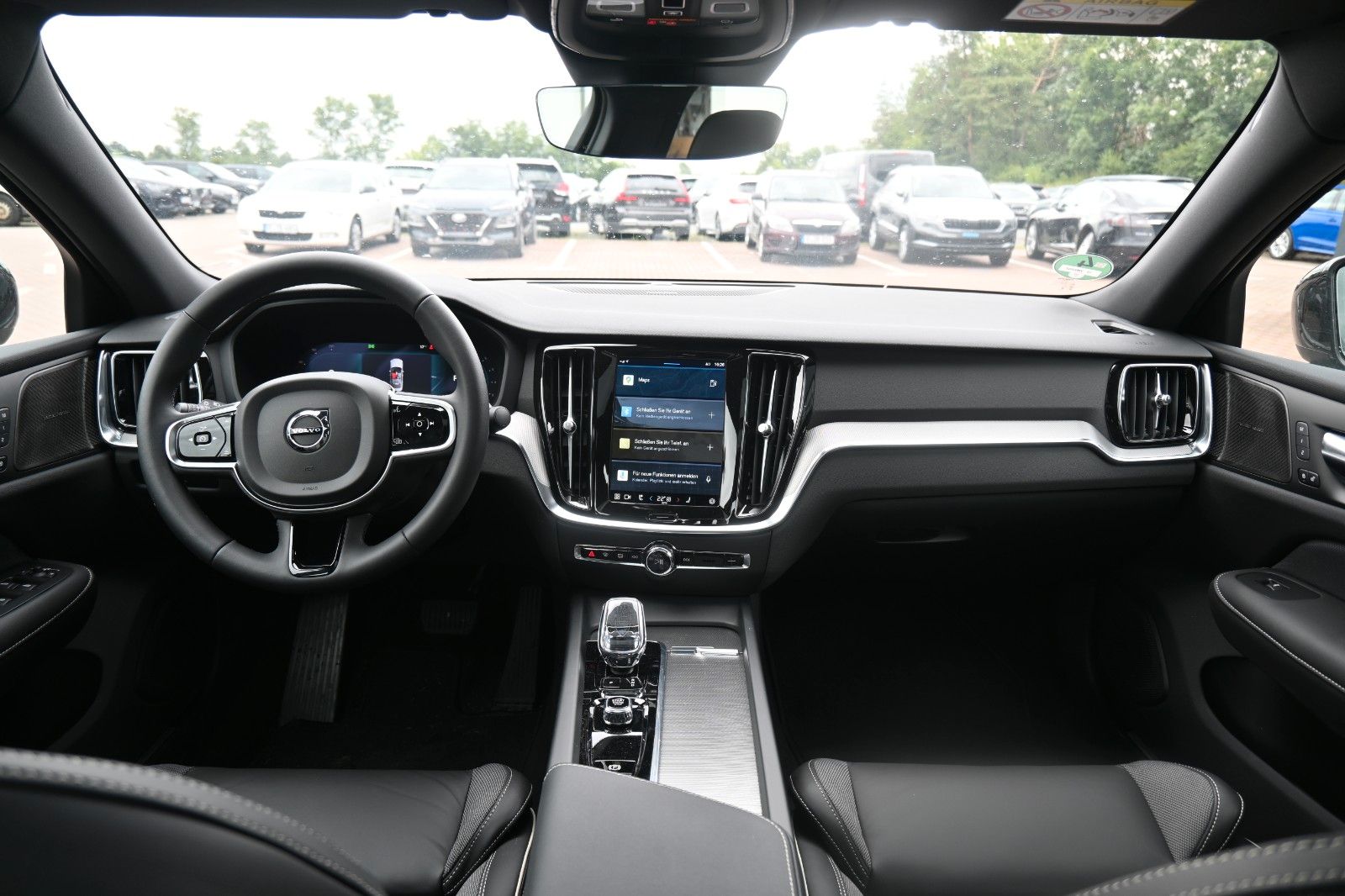 Fahrzeugabbildung Volvo S60 B4 Benzin Plus Dark'STHZG*360°*PANO*