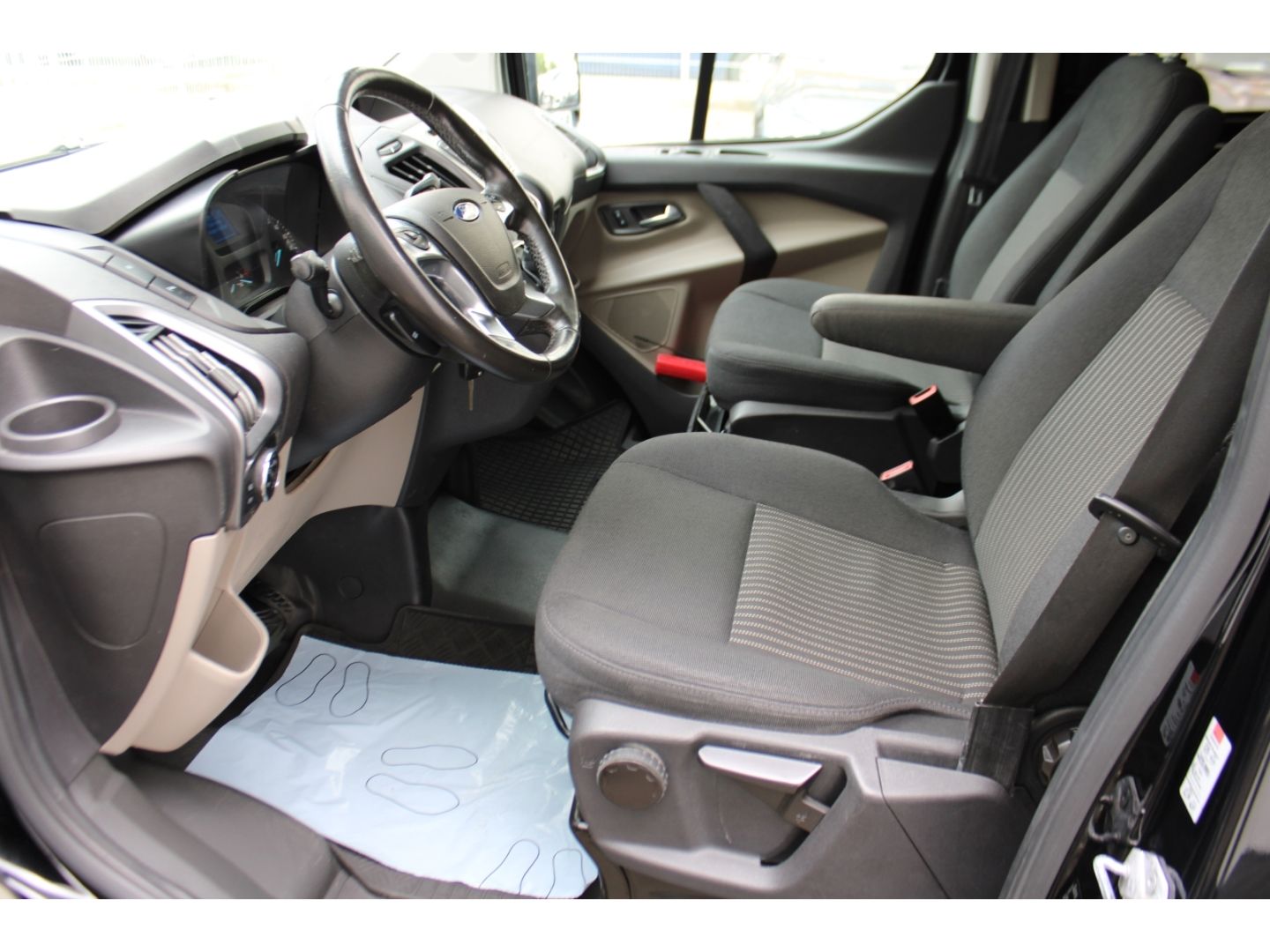 FORD Transit Custom 310 L2 2.0 TDCi DoKa SHZg PDC AHK - Image 6