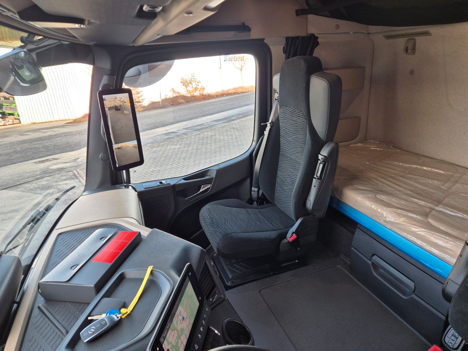 Fahrzeugabbildung Mercedes-Benz Actros 2545 L 6x2 Hiab L-HIPRO 235 DLS-3