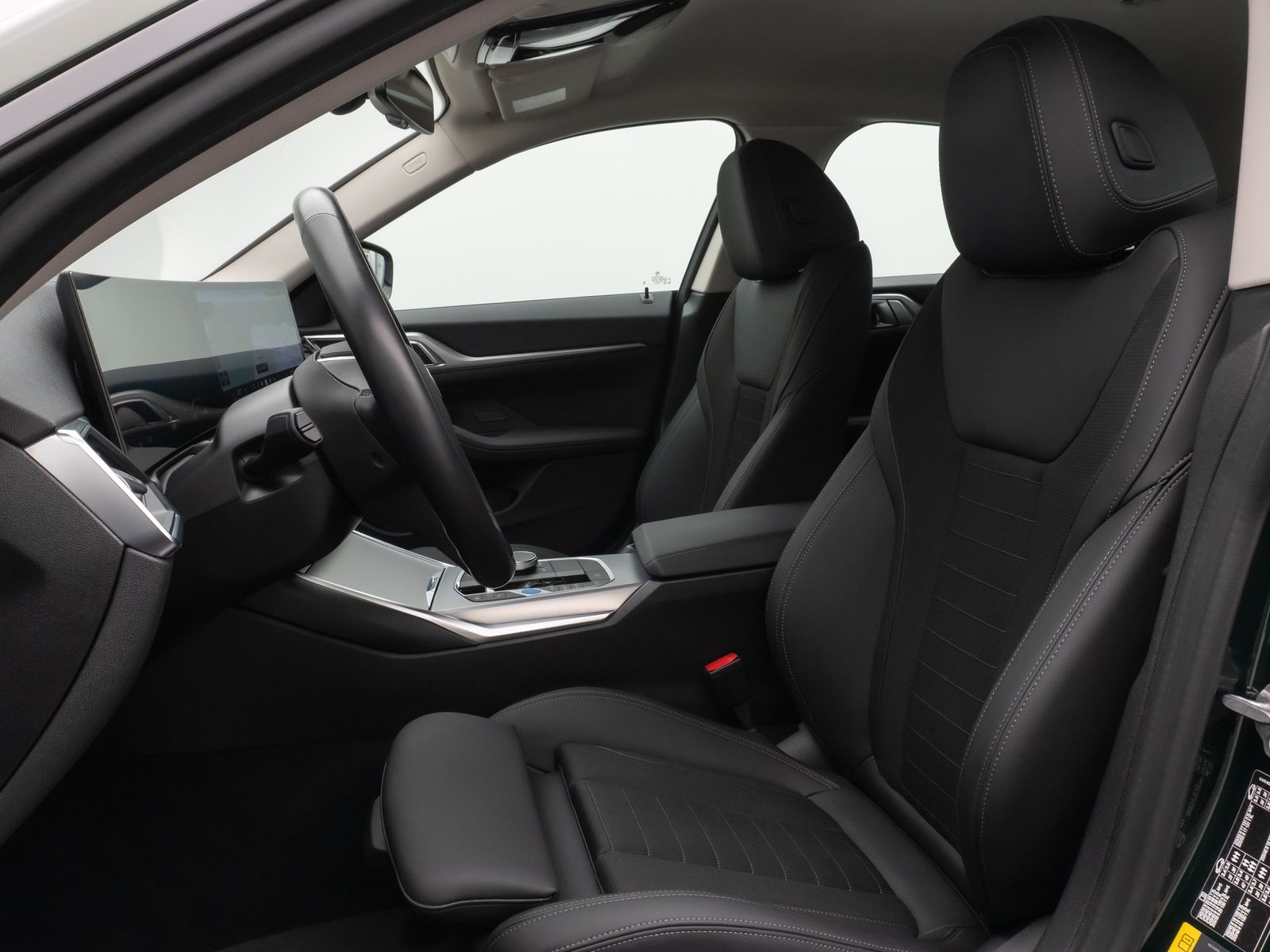 Fahrzeugabbildung BMW i4 eD40 Gran Coupè Kamera DAB HUD Alarm Komfort