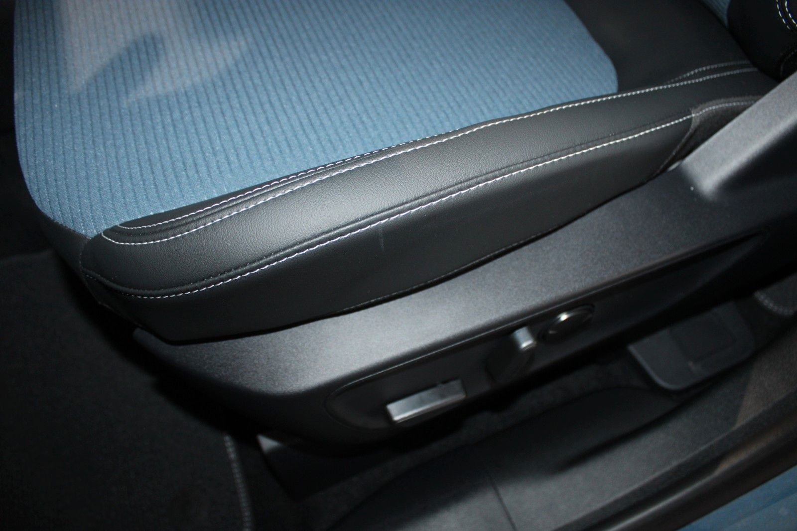 Fahrzeugabbildung Ford Kuga 2.5 Duratec FHEV BlueCruise Edition SOFORT