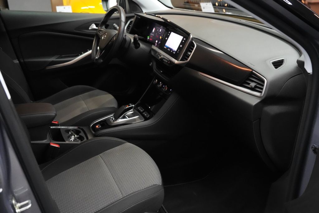 OPEL Grandland GS Line 1.6 T Hybrid 4x4*ACC*360*NAVI OPEL Grandland GS Line 1.6 T Hybrid 4x4*ACC*360*NAVI