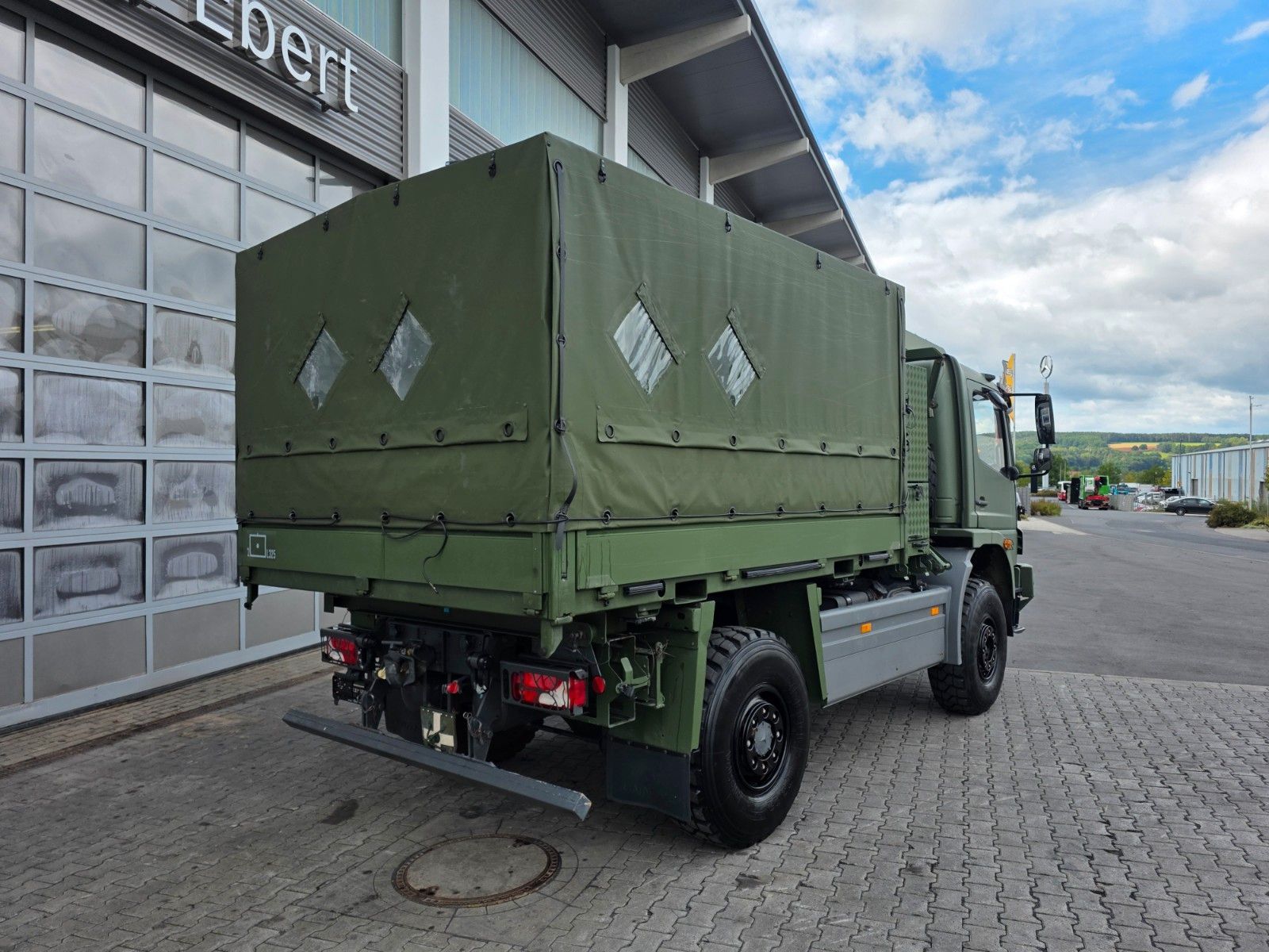 Fahrzeugabbildung Mercedes-Benz Atego 1018 A 4x4 Pritsche Plane mehrfach vorh.