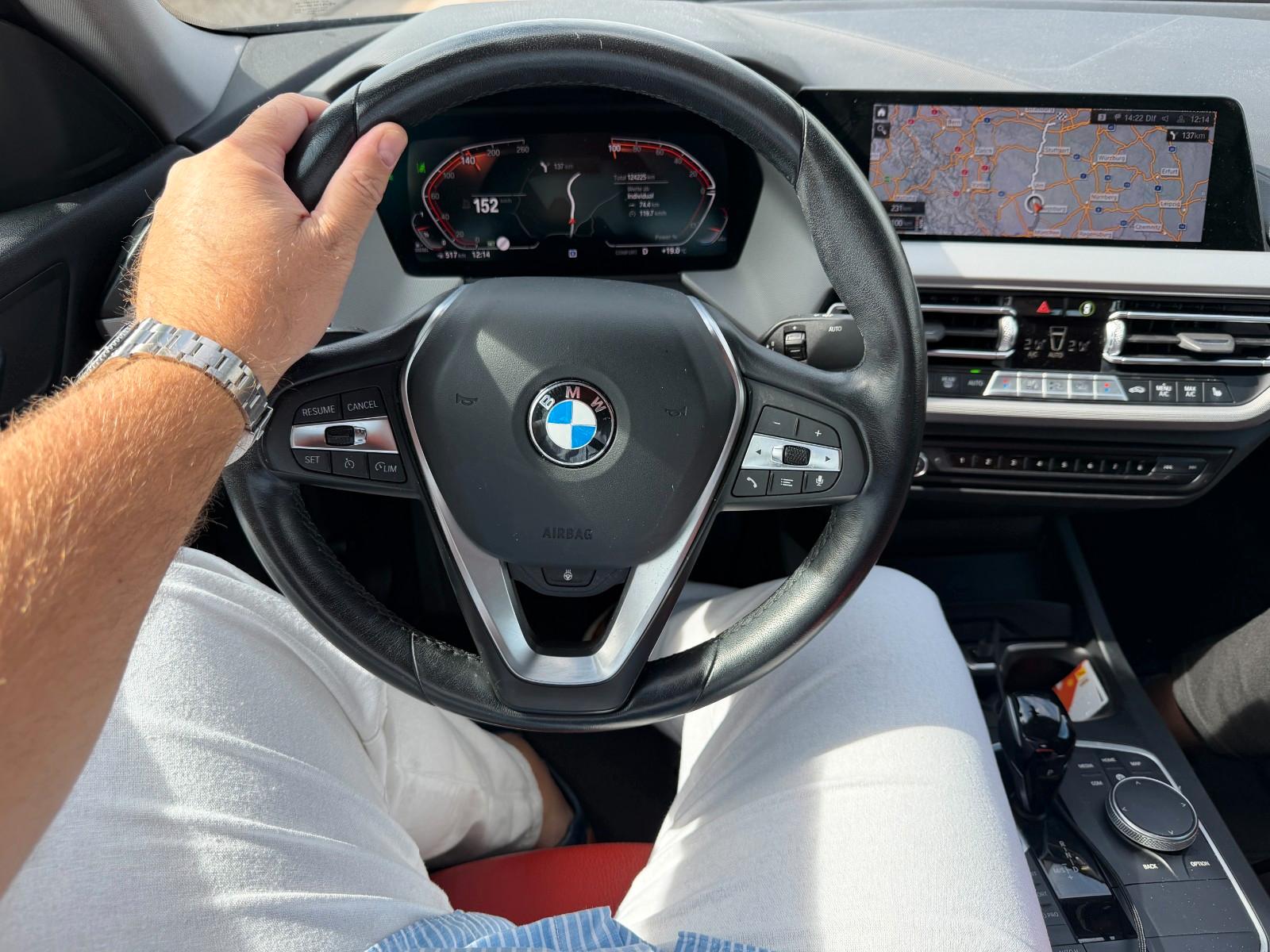 BMW 216 Gran Coupe Advantage+LEDR+LED+AHK+L/SHZ+Live