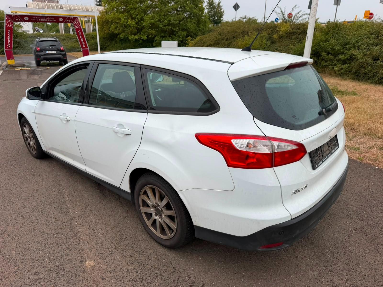 Ford Focus 2013 — photo 8