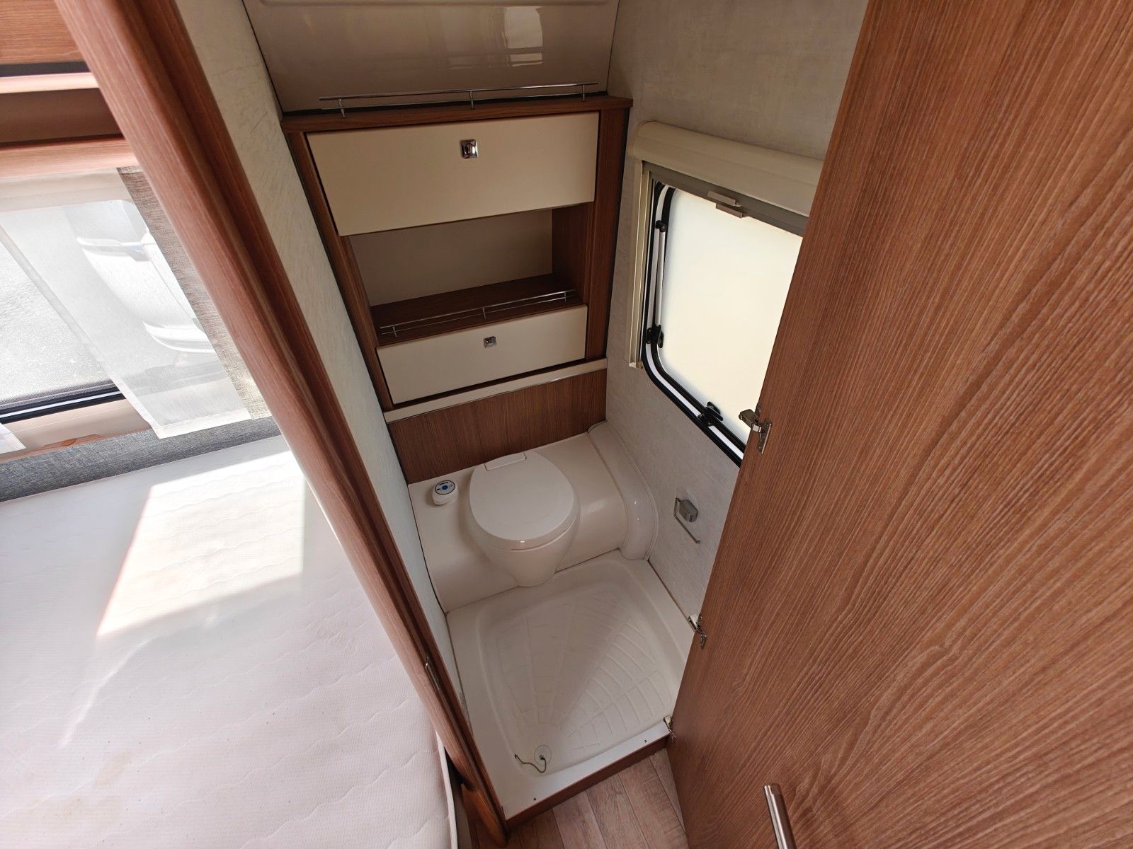 Fahrzeugabbildung Fendt Saphir 560 SF - Mover, Backofen, Citywasser -