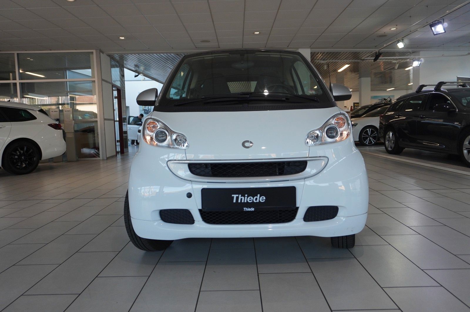 Fahrzeugabbildung Smart ForTwo 1.0 COUPE PASSION AUTOM. KLIMA/PANO/RADIO