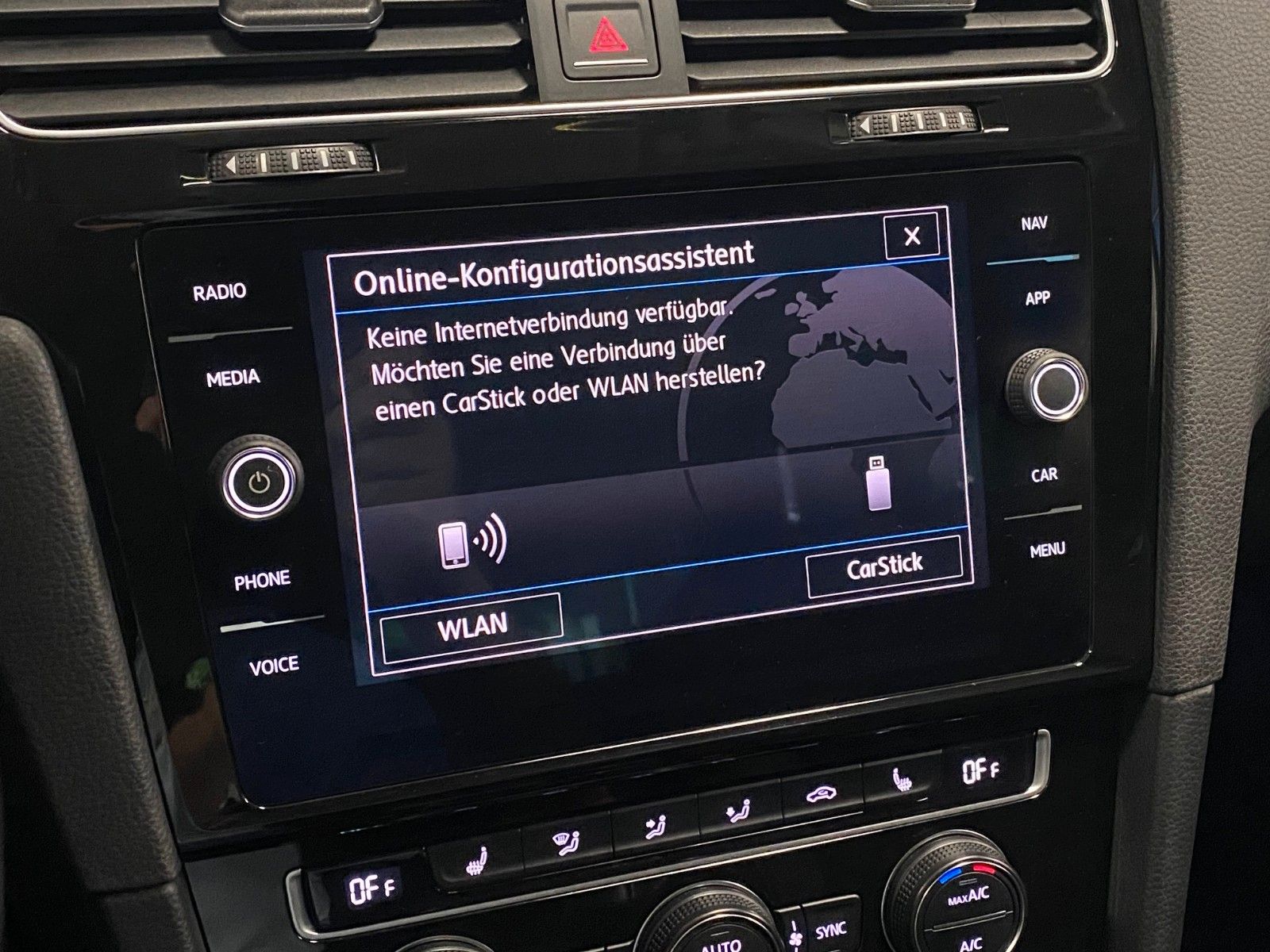 Fahrzeugabbildung Volkswagen Golf  7 1.4 TSI Highline+NAVI+LED+ergoActive+ACC