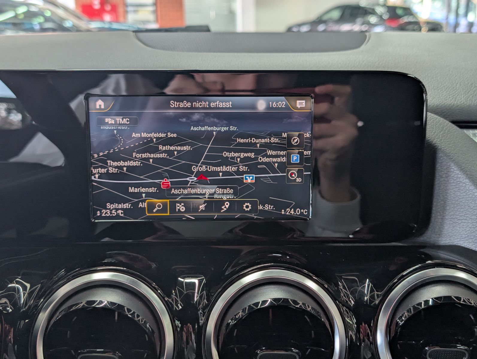 Fahrzeugabbildung Mercedes-Benz GLA 200 d LEDER AHK MBUX VIRT APP KAM SHZ ALU18"