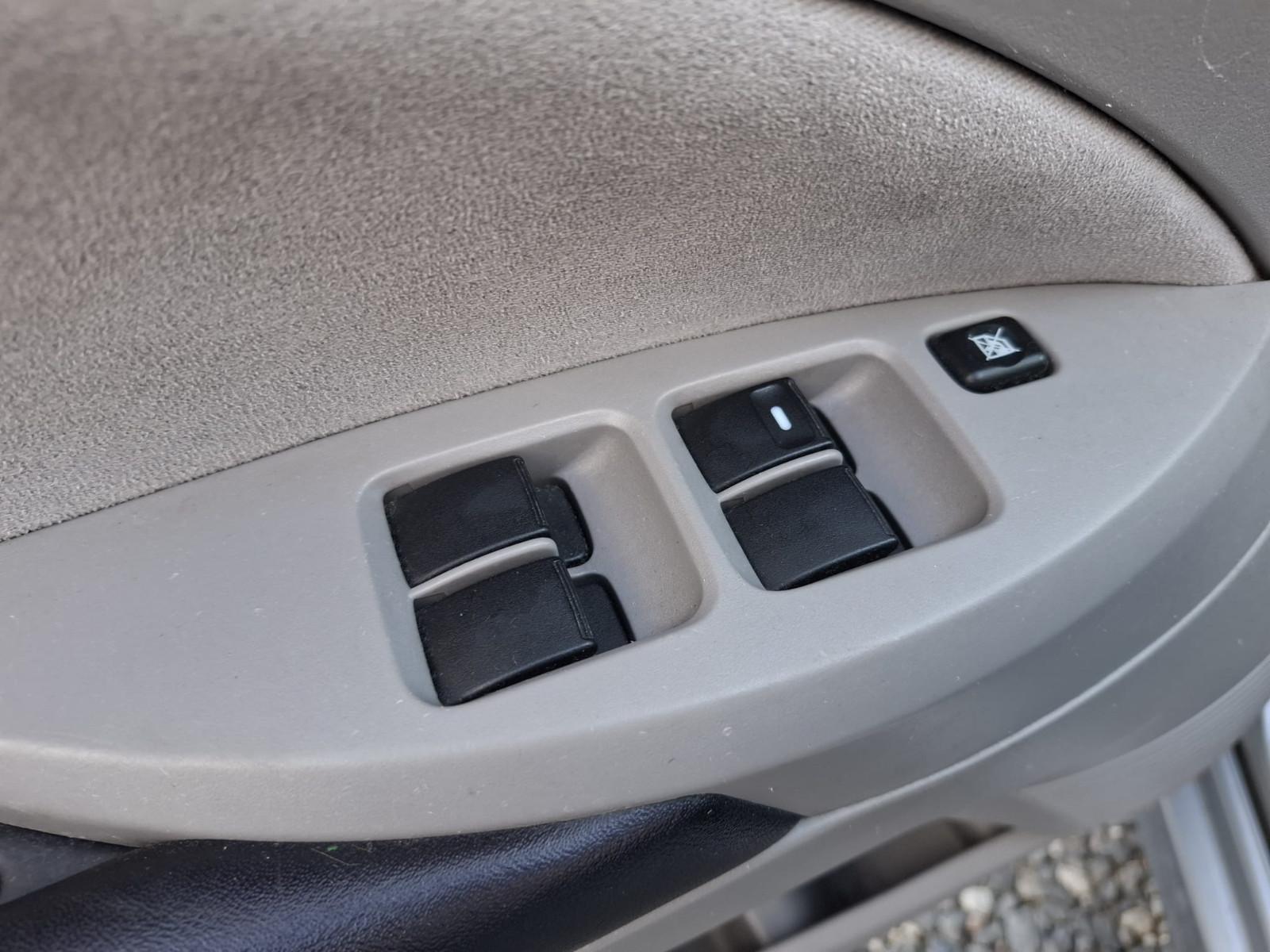 Mitsubishi Grandis 2005 — photo 15