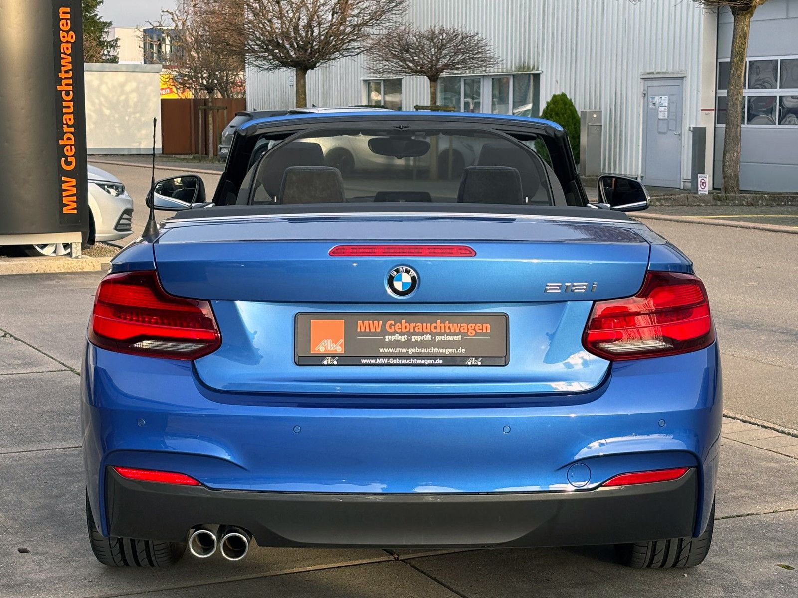 Fahrzeugabbildung BMW 218i Cabrio M-Sport LED PDC SHZ NAV H&K BT LHZ