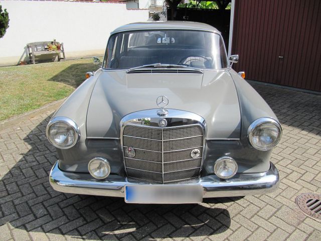 Mercedes-Benz Mercedes c190 Oltimer ( W 110 )