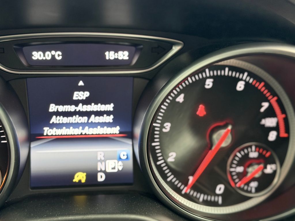 MERCEDES-BENZ CLA 220 4MATIC/SB/PANO/DISTRONIC+ MERCEDES-BENZ CLA 220 4MATIC/SB/PANO/DISTRONIC+