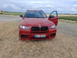 BMW X6 M rot - BMW X6 M von privat
