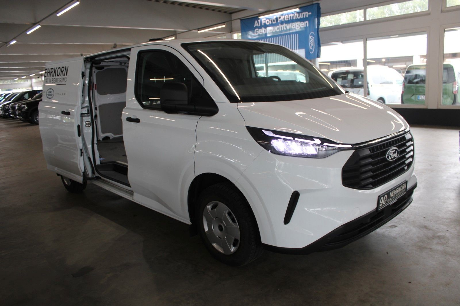 Fahrzeugabbildung Ford Transit Custom L2 TREND AHK TechnologiePaket2