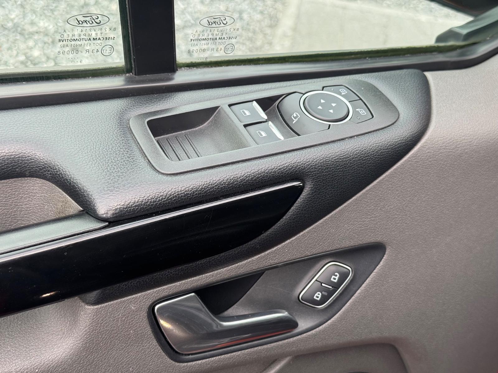 Ford Transit Custom L1 Titanium X *AUTOMATIK|9-SITZE*