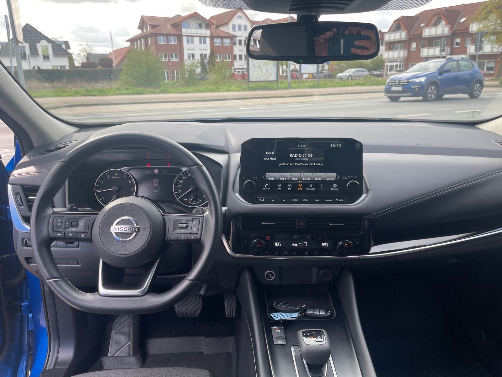 Fahrzeugabbildung Nissan Qashqai 1.3 Mild-Hybrid N-Connecta Automatik ACC