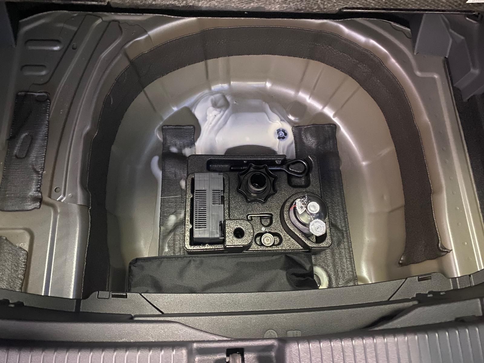 Fahrzeugabbildung Volkswagen T-Cross 1.0 TSI Life+APP+ACC+TOTWINKEL+KAMERA+++