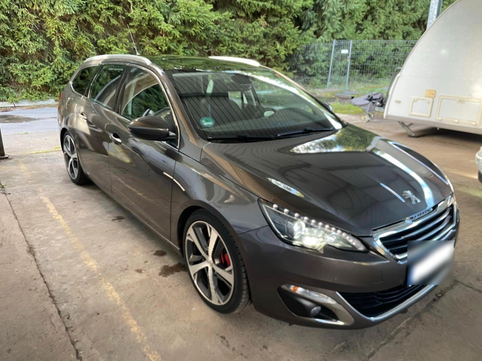 Peugeot e-308