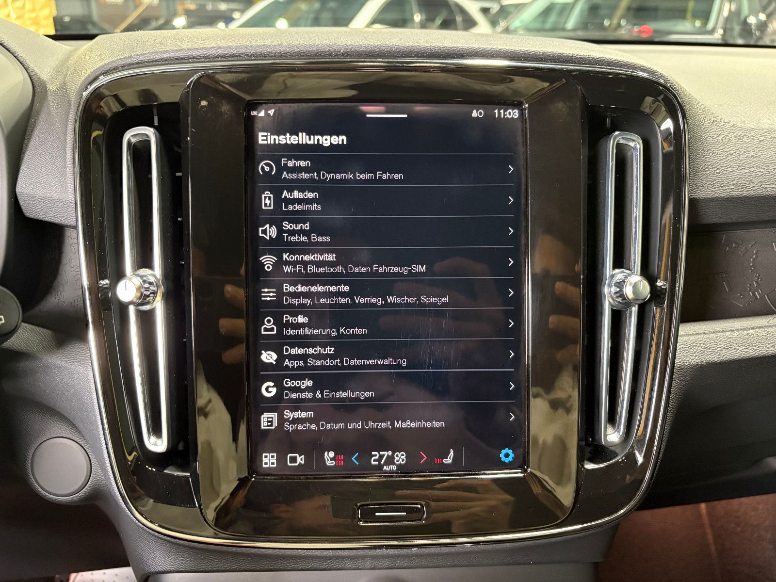 Fahrzeugabbildung Volvo XC 40 Core Plus Recharge Electric/KAMERA/CARPLAY