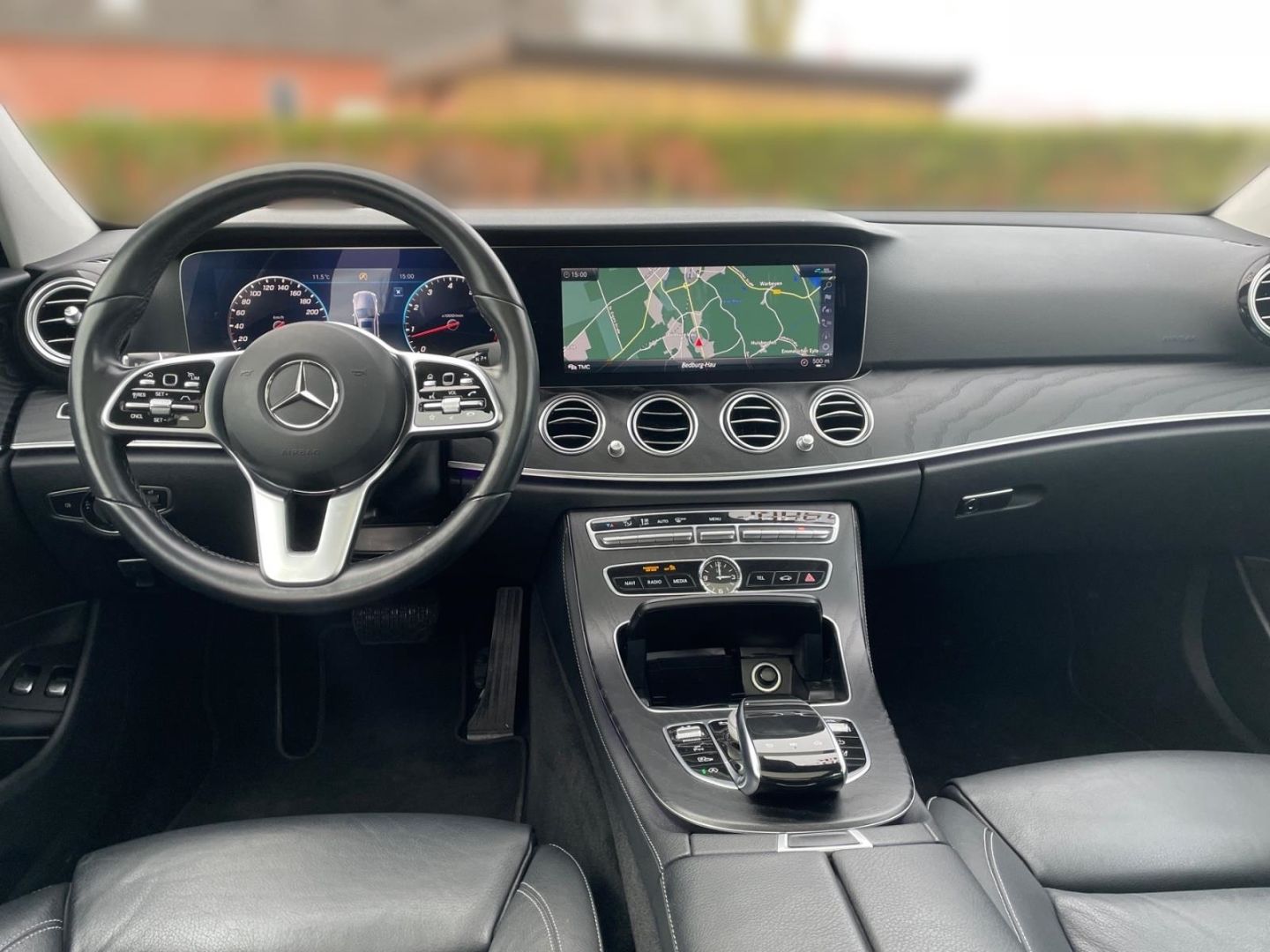 Fahrzeugabbildung Mercedes-Benz E 450 T-Modell 4Matic E-Klasse Avantgarde AHK