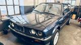 BMW E30 320i - BMW 320 aus 1988 mit Benzin-Antrieb: Cabrio