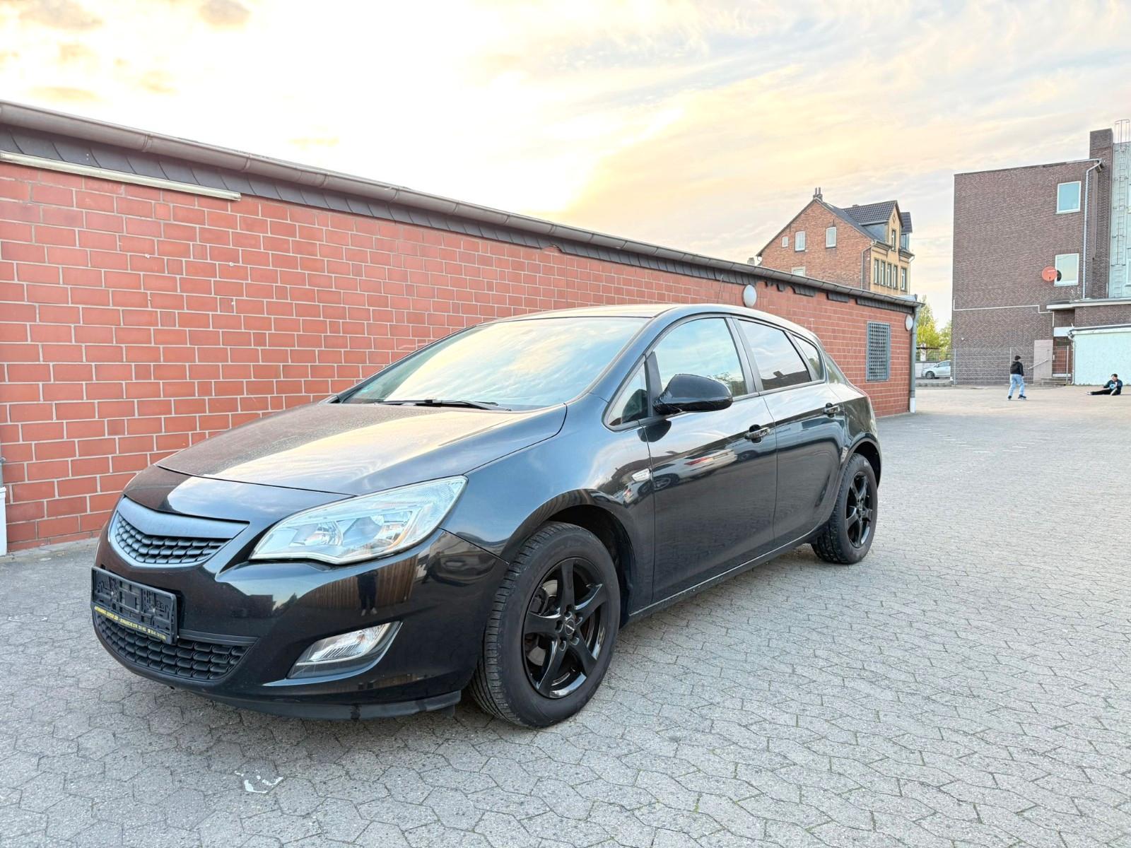 Opel Astra J Lim. 5-trg. Design Edition