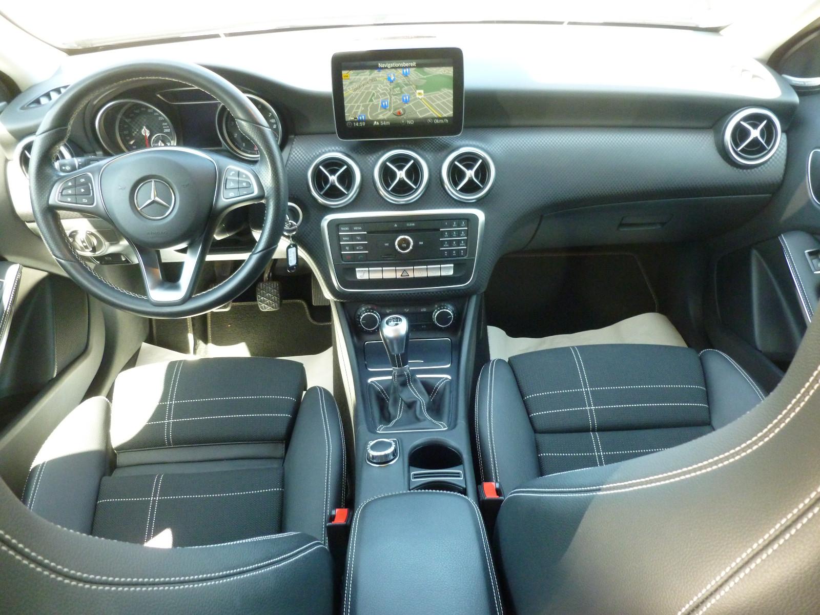 Mercedes-Benz A 250 Urban LED/H-K/Navi/Business/RFK