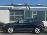 Volkswagen Tiguan Elegance NAVI RKAM PANO AHK - mit Diesel-Antrieb: Automatik