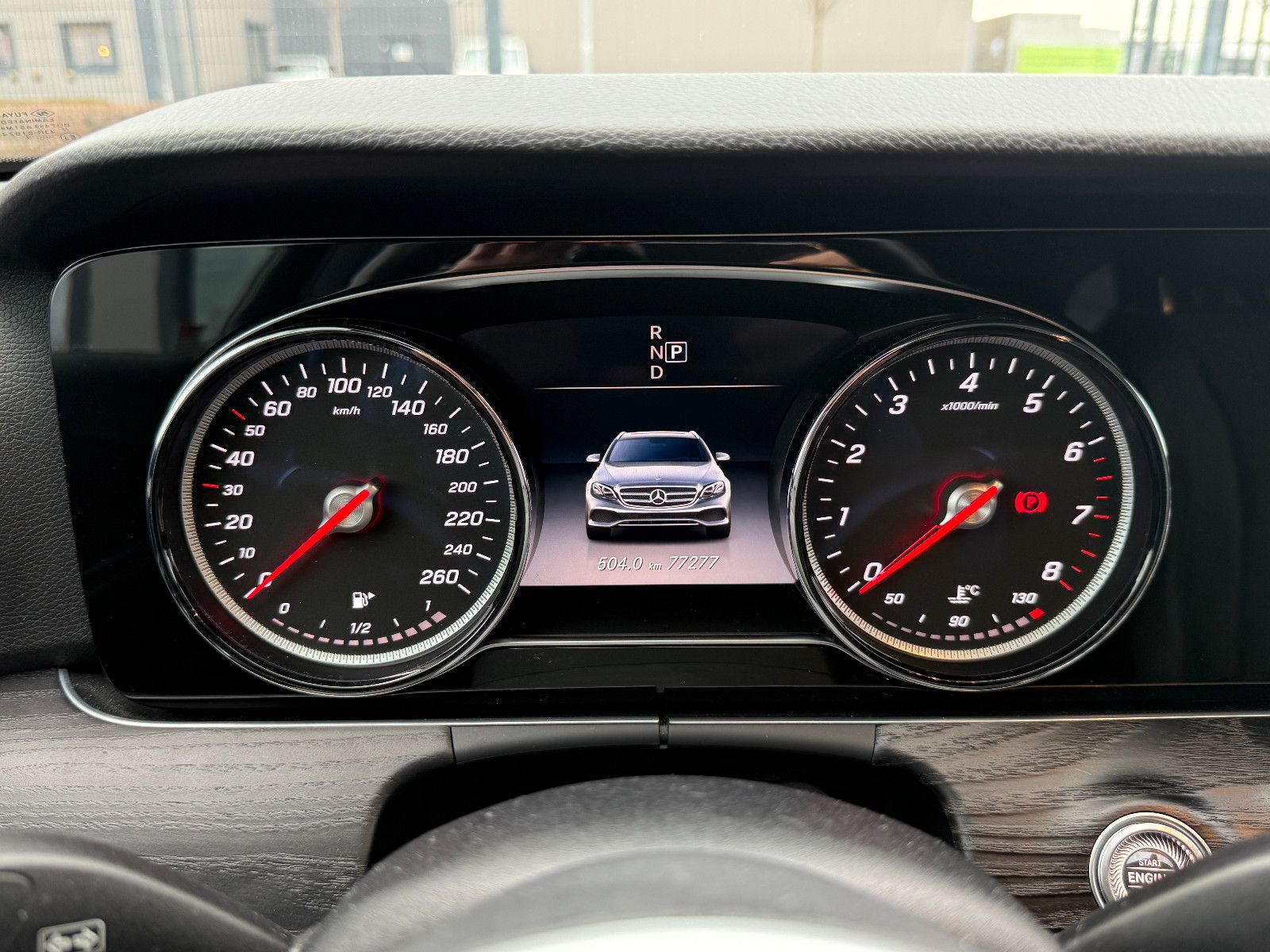 Fahrzeugabbildung Mercedes-Benz E 200 T Avantgarde NAVI KLIMAAUTO CAM LED SITZH.