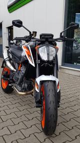 KTM DUKE 890 R - KTM 890 DUKE R