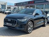 Audi Q8 55 TFSI e quattro"S-LINE"1.HAND"ACC"SPUR ASS. - Audi: Alcantara