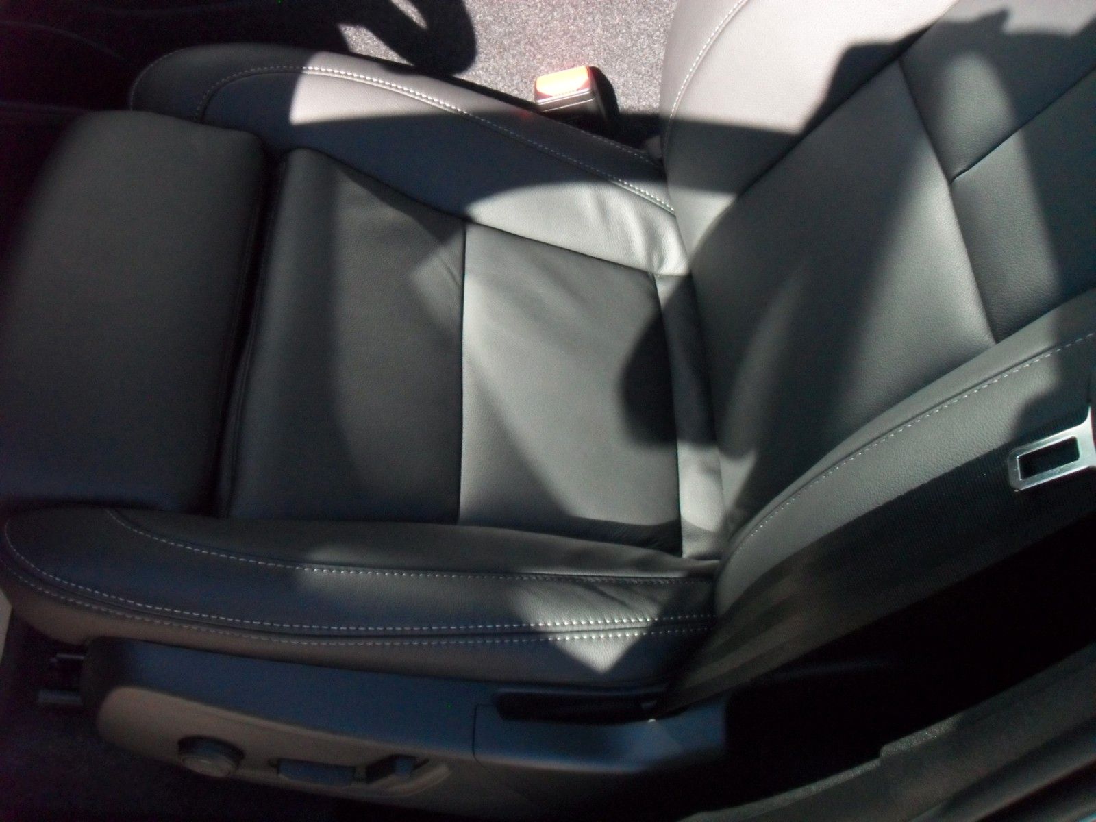 Fahrzeugabbildung Volvo XC 40 B3 Plus Dark | Standheizung | 360°